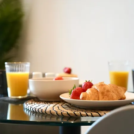 Apartment Spacious Centre Apartment, Netflix,fast Wifi,coffee Machine *